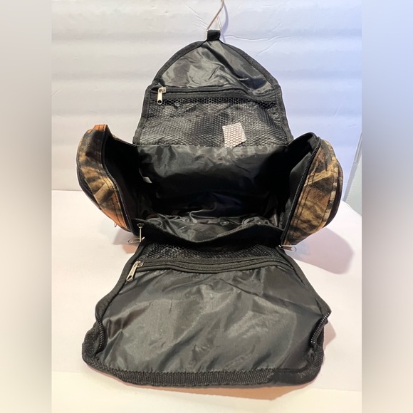 Duck Camo Toiletry Bag Hanger - Picture 11 of 11